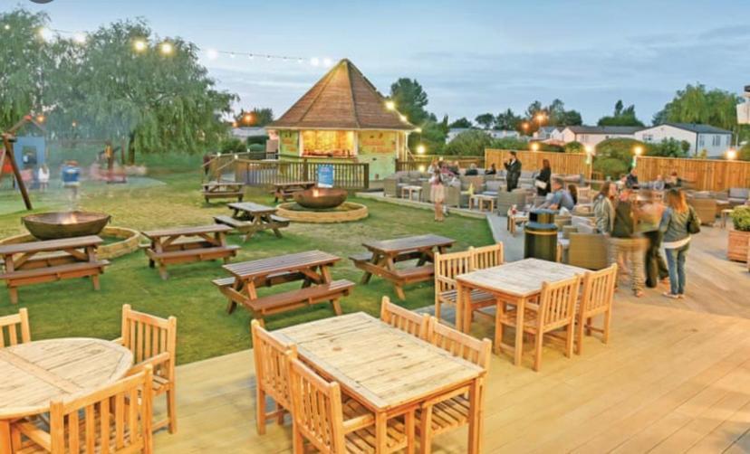 The Cedar Lake Southview Skegness Buitenkant foto